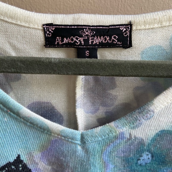 Cropped Sweater Size S - Picture 4 of 4